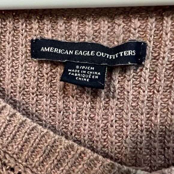 Gorgeous American Eagle floral embroidered sleeves size S mauve sweater - Picture 5 of 8